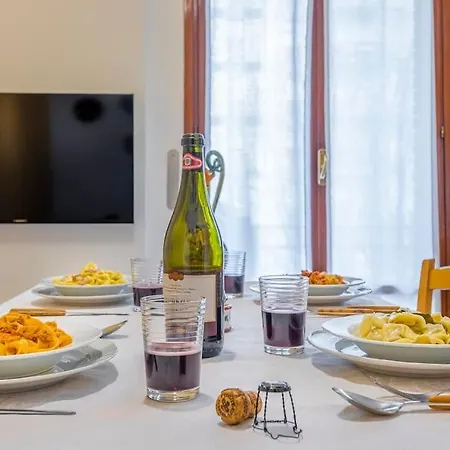 Apartment Drake's Royal - Centre & Train Station Modena