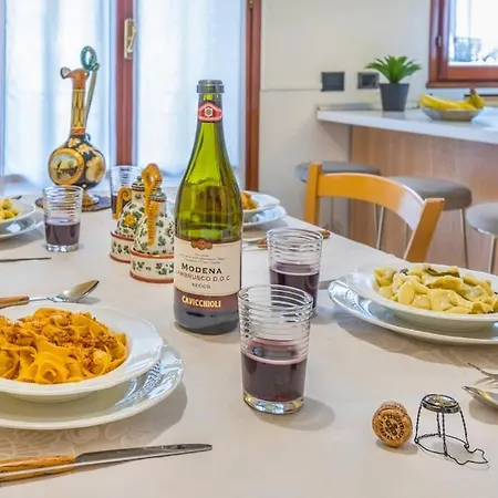 Apartament Drake's Royal - Centre & Train Station Modena