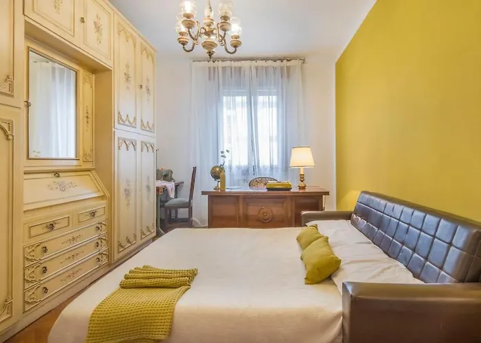 Drake's Royal - Centre & Train Station Apartment Modena