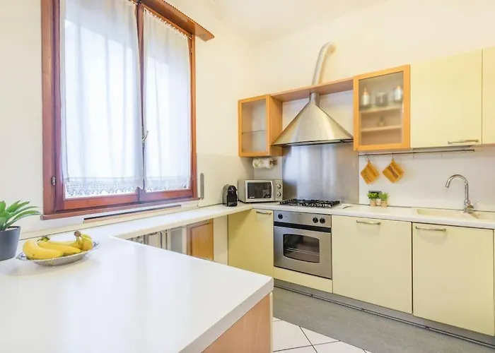 Drake's Royal - Centre & Train Station Apartment Modena