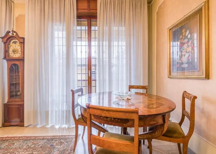 Apartament Drake's Royal - Centre & Train Station *